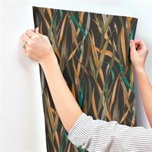 Willoughby Black Fronds Wallpaper