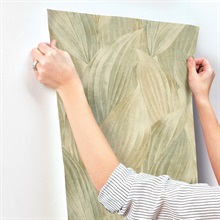 Melora Green Leaf Wallpaper