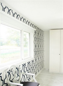 Hourglass Trellis