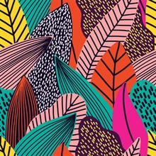 Large Pop Art Leaf in Fuchsia Wallpaper